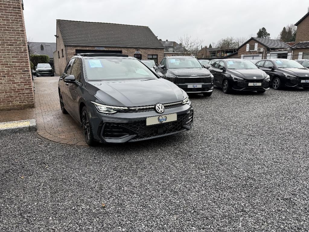 Volkswagen Golf VIII 1.5 eTSI R-Line PANO H/KARDON 360CAM, Auto's, Volkswagen, Automaat, 1498 cc, 4 cilinders, Bedrijf