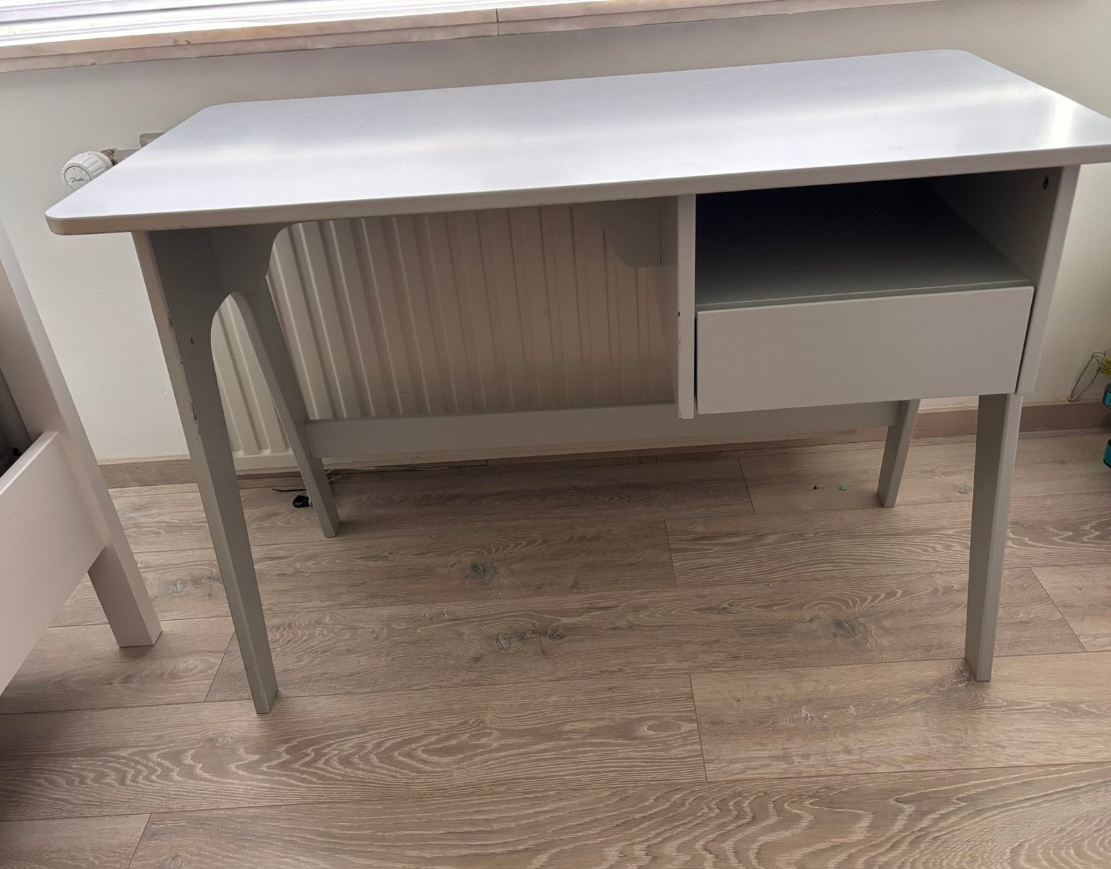bureau, Ophalen, Zo goed als nieuw, Grijs