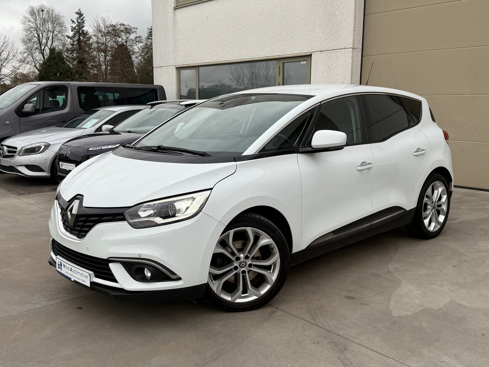 Renault Scenic, 1.2i, Led, Carplay, Full Opt,12m Garantie, 1197 cm³, Achat, Euro 6, Noir