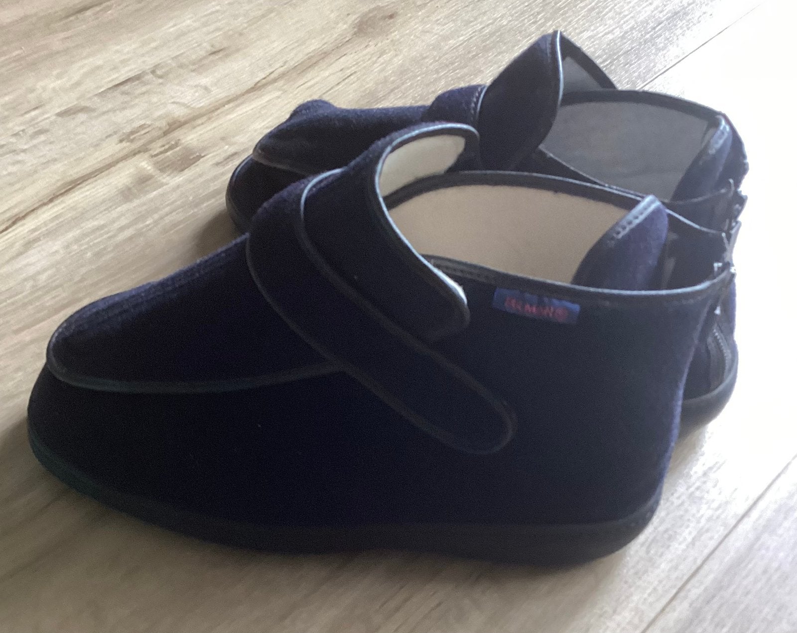 PULMAN PANTOFFELS,DONKERBLAUW,ONPAAR,RECHTS 39,LINKS 40, Vêtements | Femmes, Enlèvement ou Envoi, Comme neuf, Pantoufles, Bleu