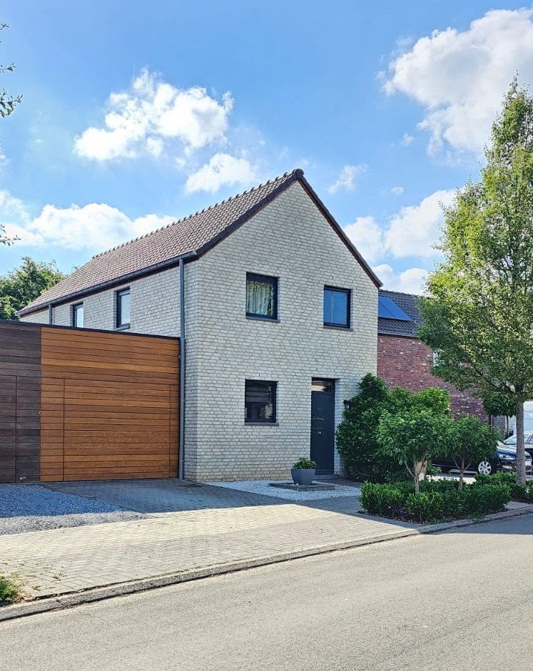 Eengezinswoning in Bilzen met zuidgerichte tuin, Immo, 200 tot 500 m², 3 kamers, Tussenwoning, Verkoop zonder makelaar