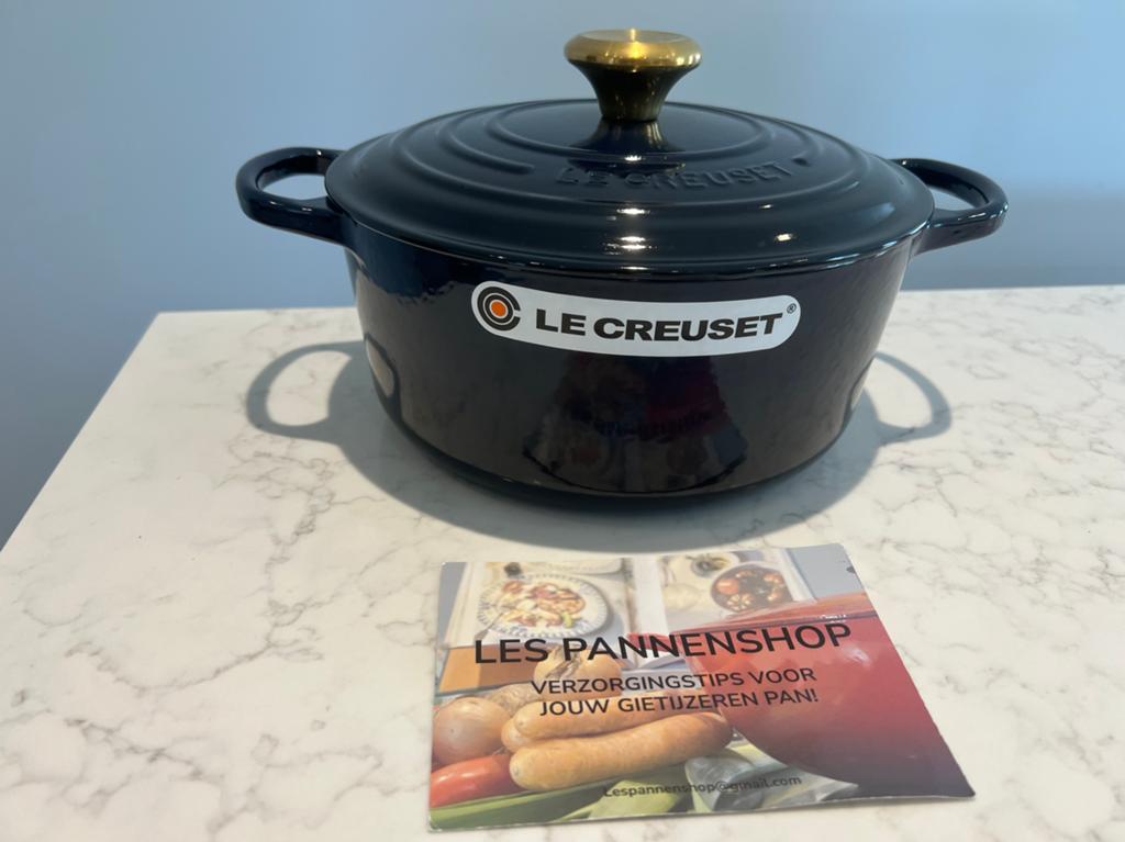 Nieuwe Le Creuset braadpan Nuit 24 cm, Gietijzer, Nieuw, Ophalen of Verzenden, Keramische plaat