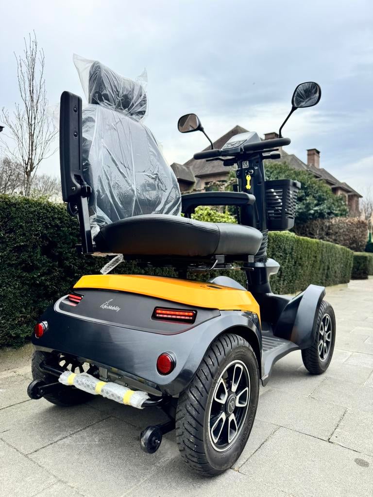 Zo goed als nieuw Scootmobiel L&M presto invalide scooter, Diversen, Ophalen of Verzenden, Inklapbaar, Zo goed als nieuw, Elektrische rolstoel