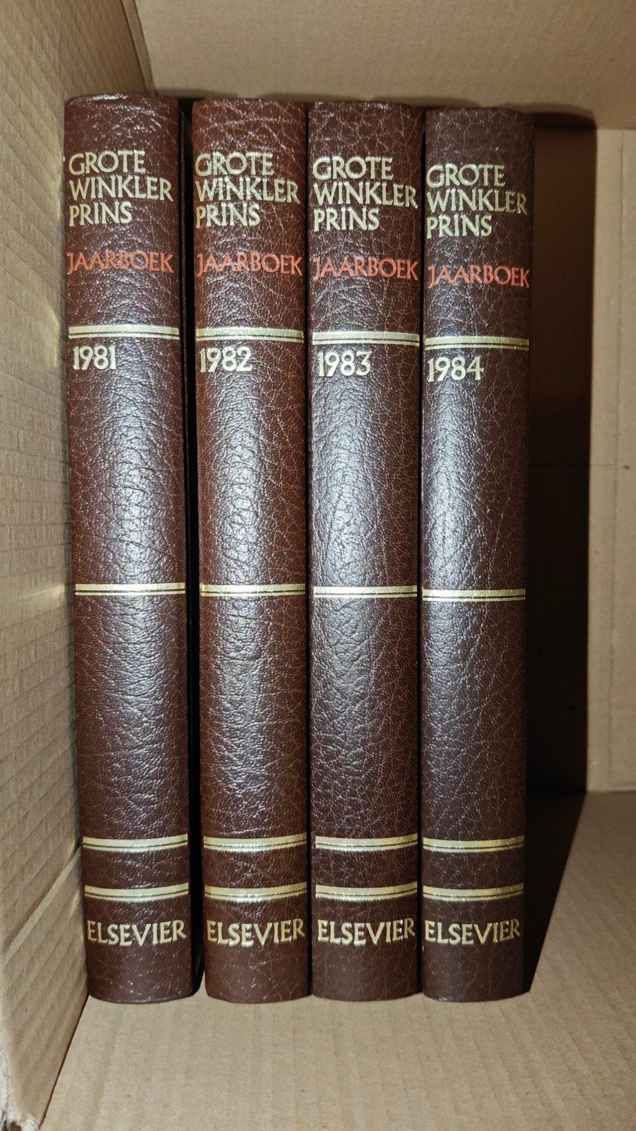 Grote Winkler Prins Encyclopedie jaarboeken 1981-1984, Boeken, Encyclopedieën, Ophalen, Zo goed als nieuw, Los deel, Algemeen