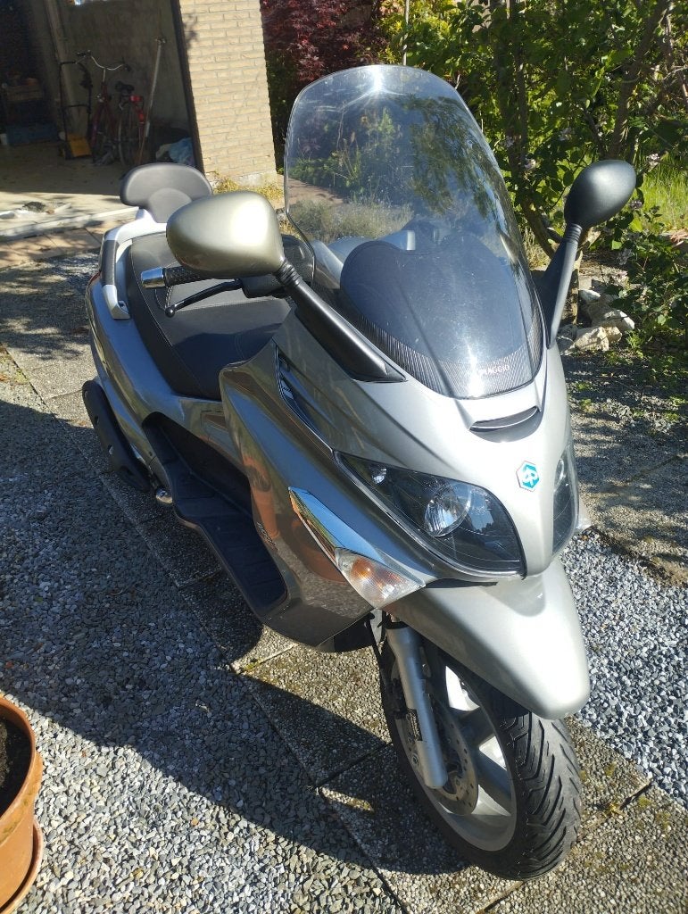 Piaggio X Evo 400, Particulier, Scooter