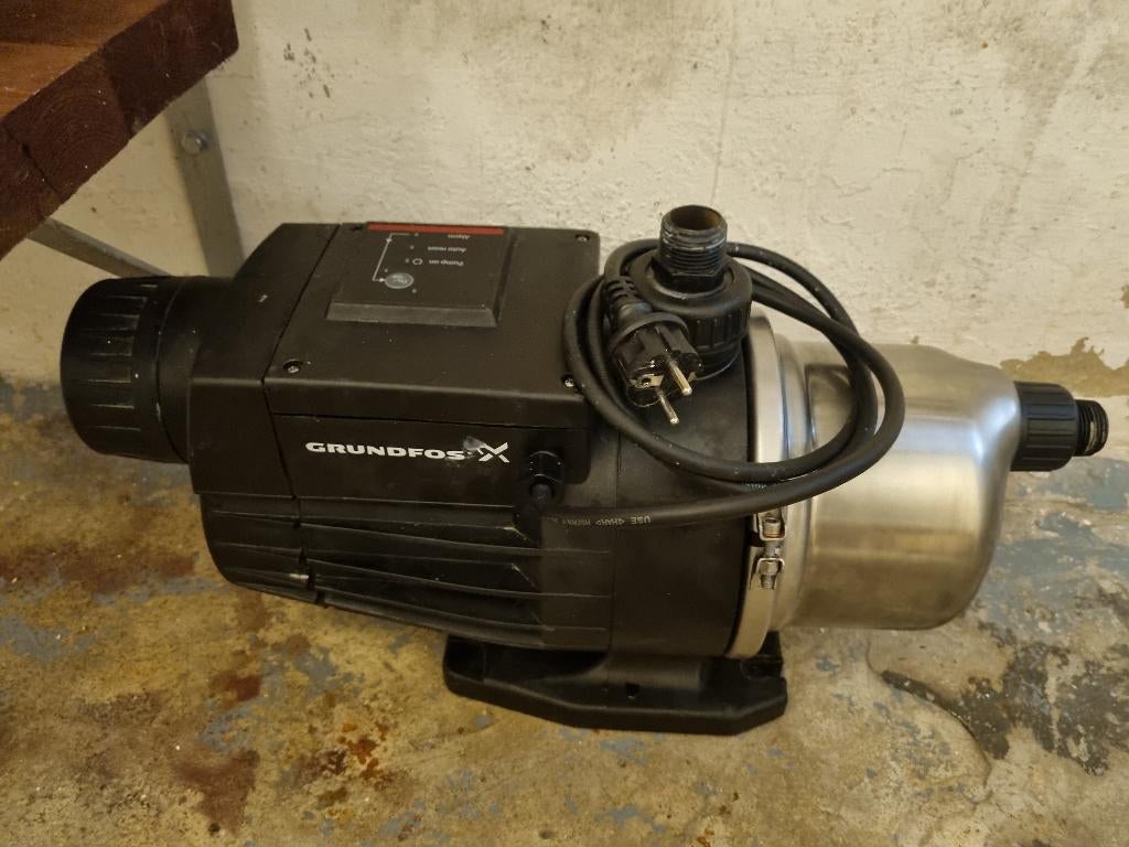 Pompe hydrophore, Jardin & Terrasse, Pompes à eau, Enlèvement, Utilisé, Électrique, Pompe pour citernes d'eau de pluie