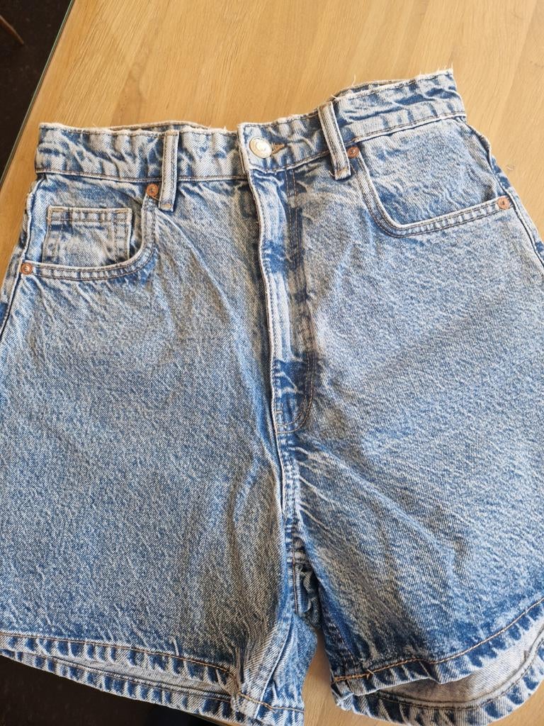 Blauwe jeansshort Zara maat 40, Kleding | Dames, Spijkerbroeken en Jeans, Ophalen, Blauw, Zara, Overige jeansmaten