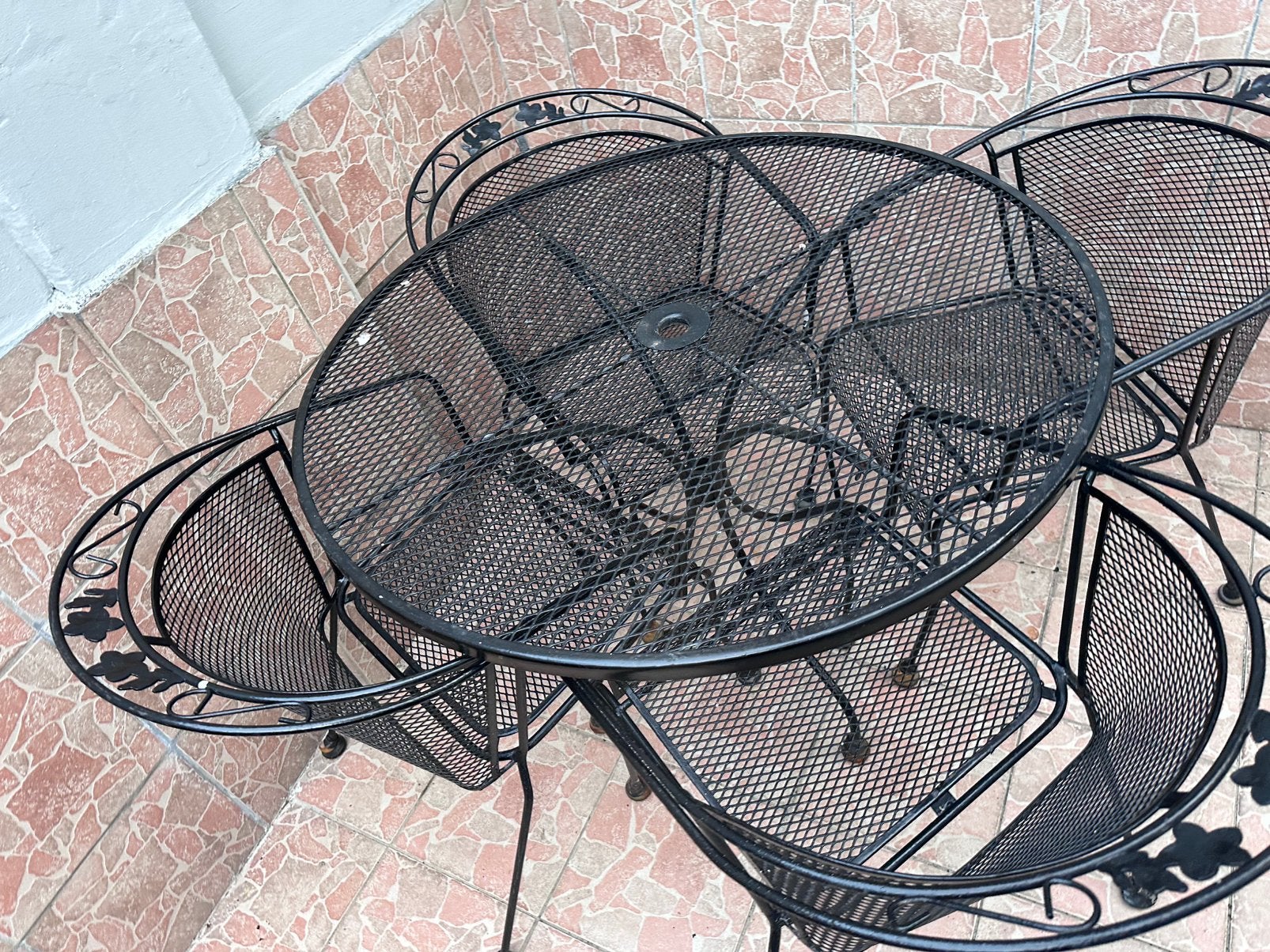 Ijzer tafel met 4 ijzer stoelen, Ophalen, Zo goed als nieuw