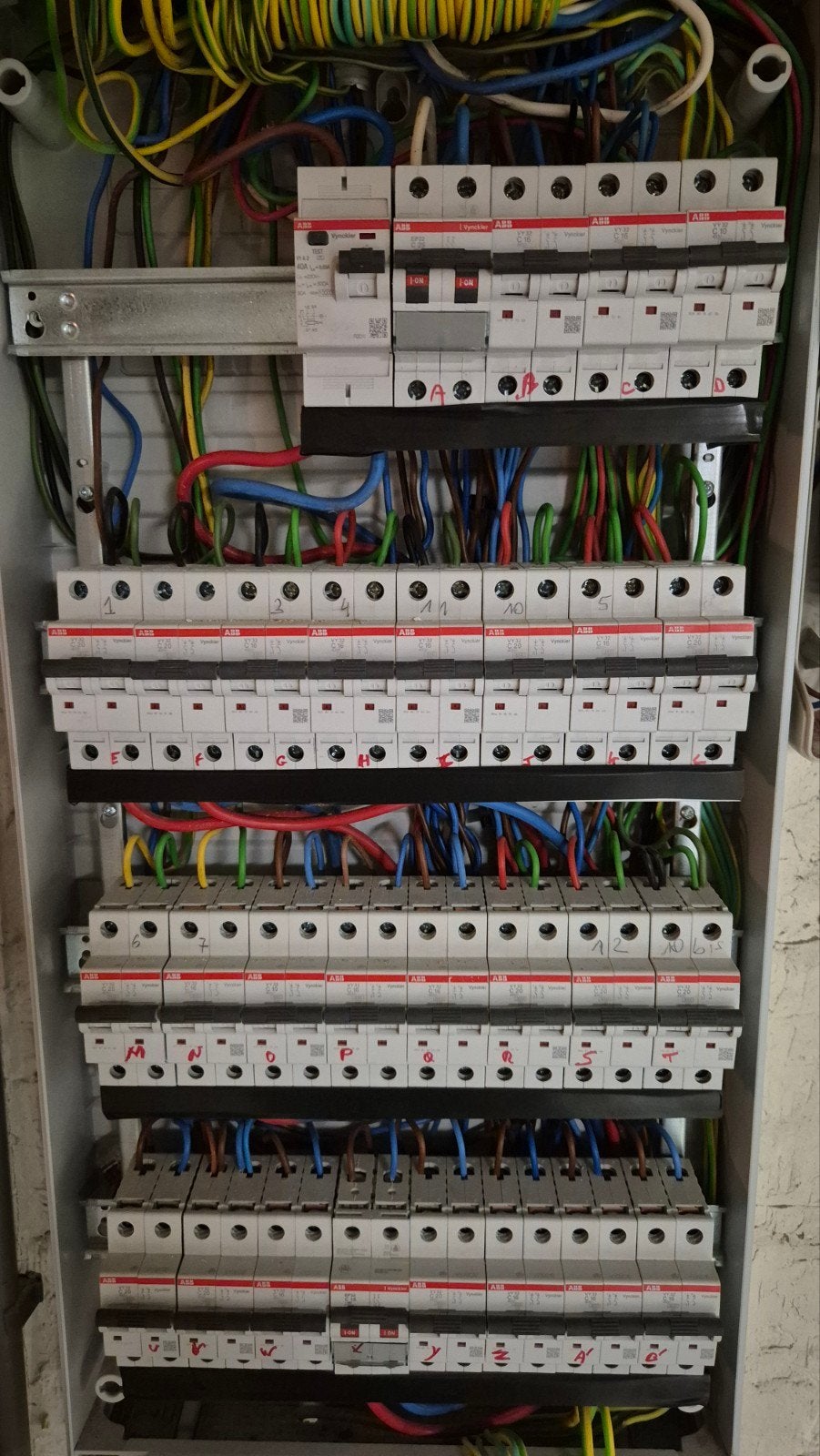 électricien, Service 24h/24