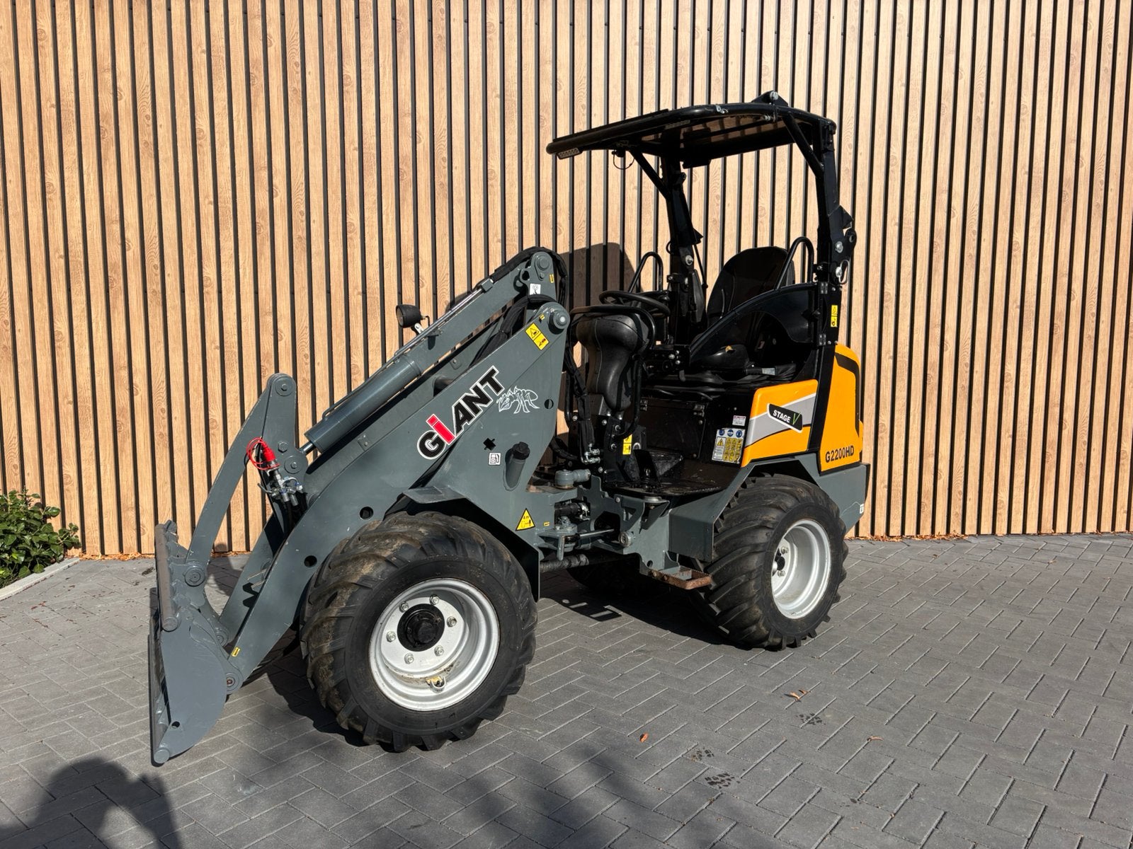 Giant G2200HD kniklader (bj2020) 436uur, Ophalen