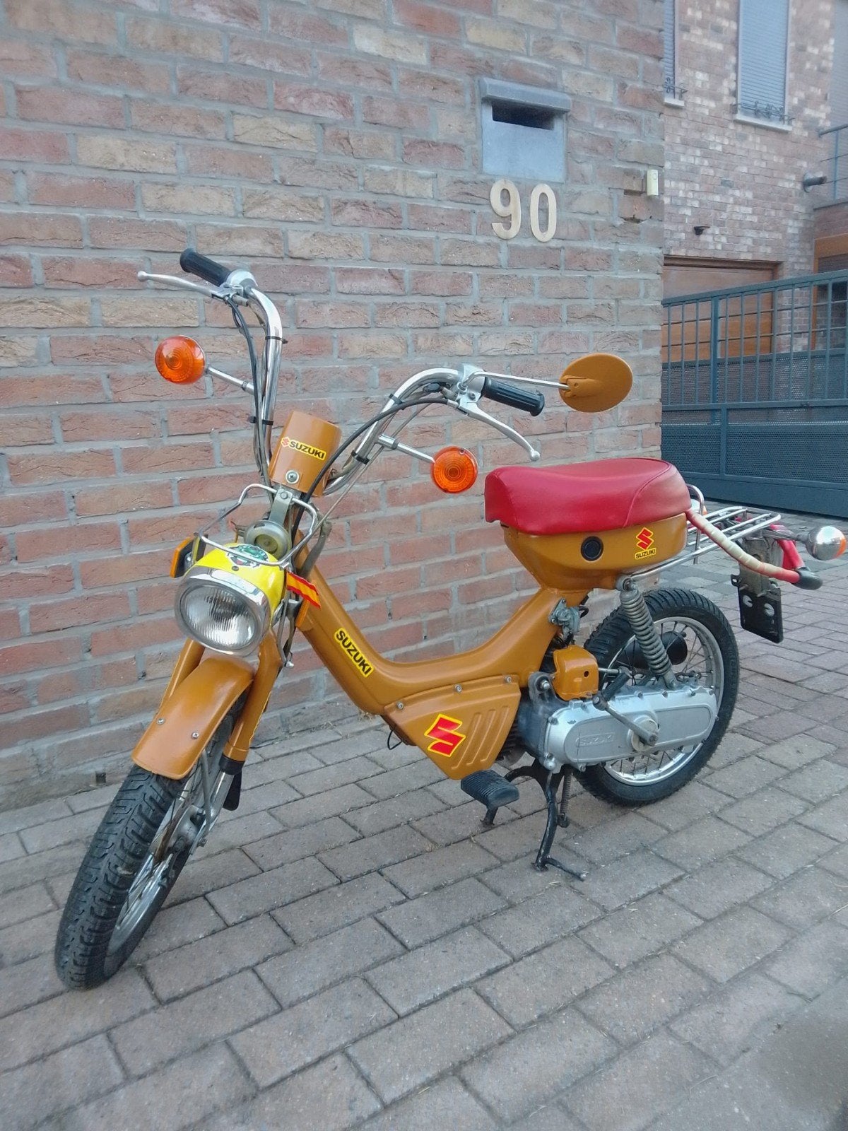 Cyclomoteur Suzuki FA50 marron/rouge/jaune 25cc, Enlèvement, Utilisé, Classe A (25 km/h), 25 cm³