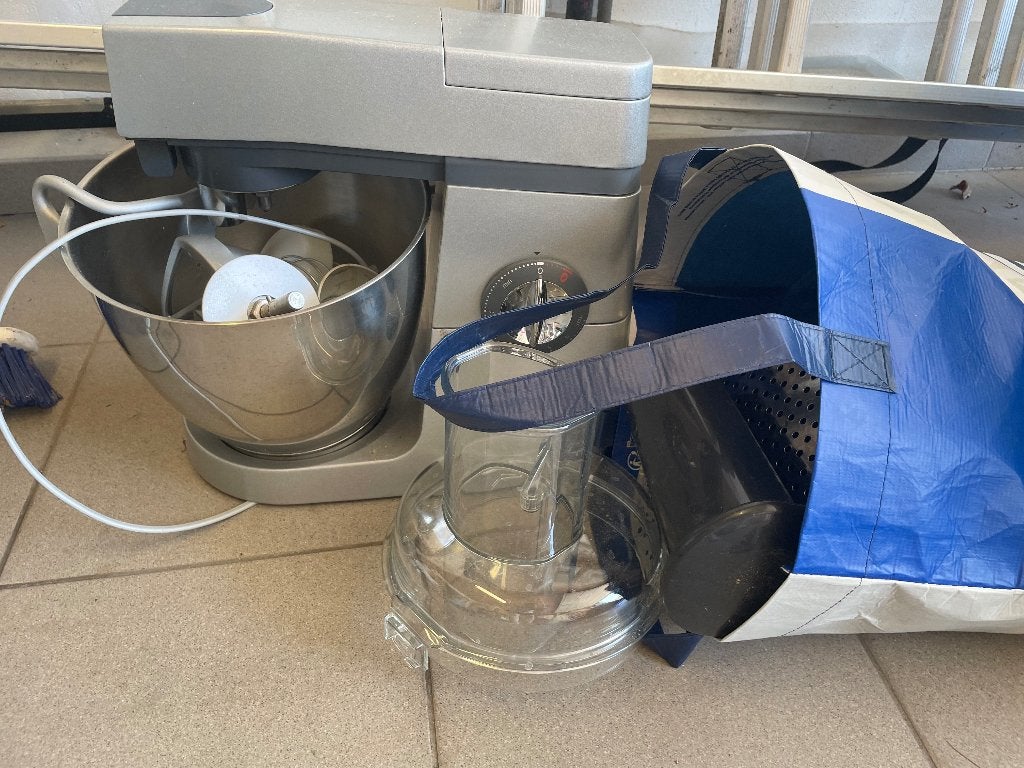 Kenwood +, Enlèvement, Utilisé