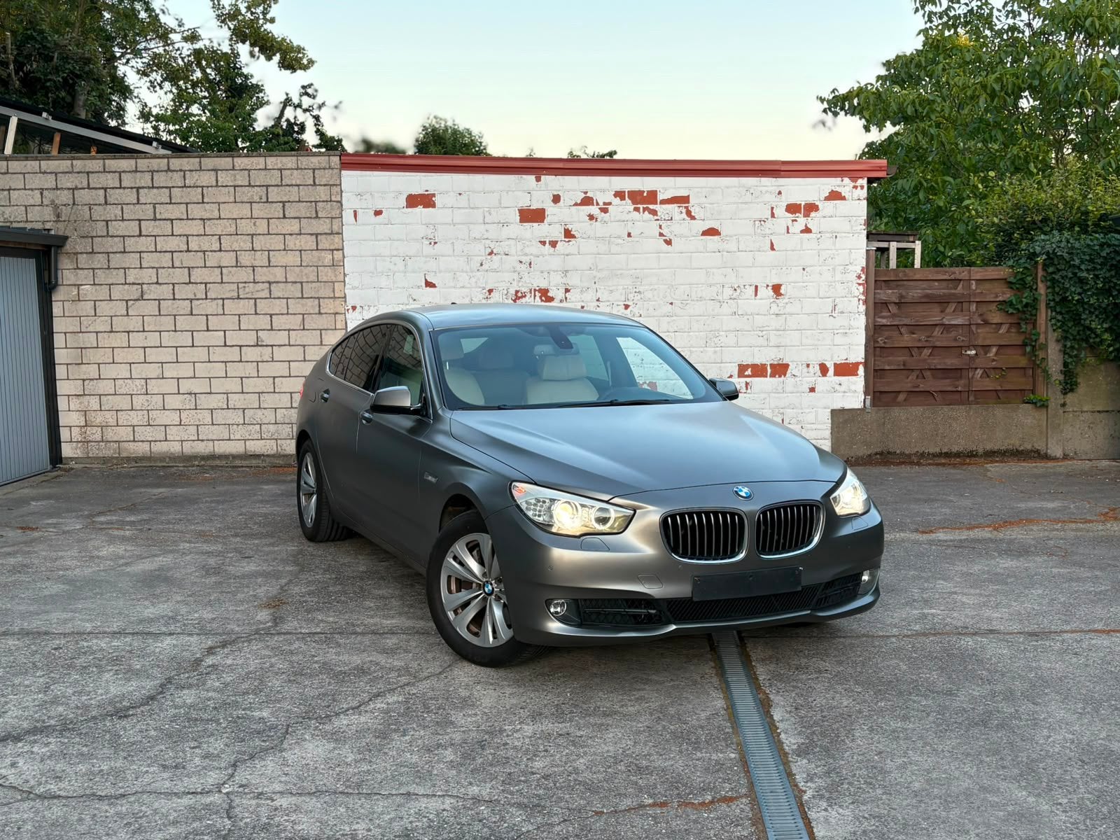 Bmw 530D GT gekeurd met roosformulier kan direct inschrijven, Ophalen, Zo goed als nieuw