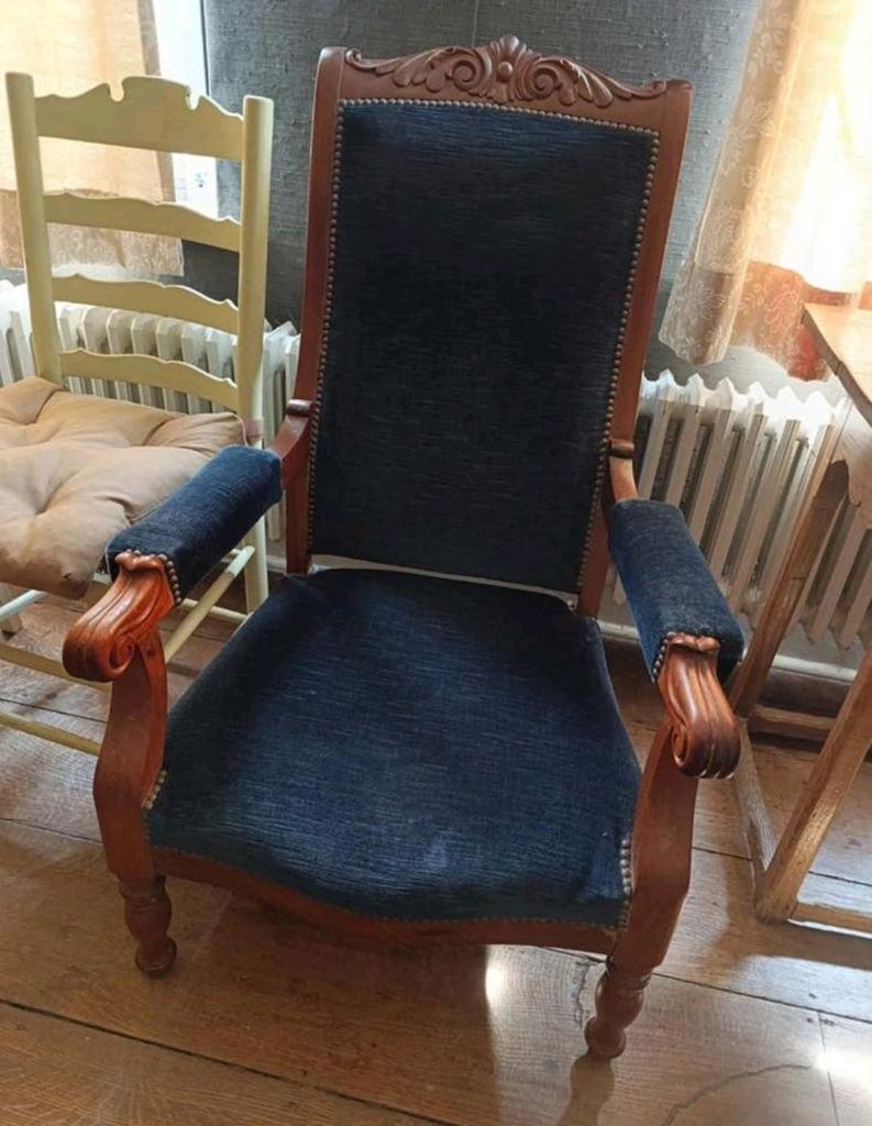 Fauteuil d'époque style Napoléon III, Enlèvement