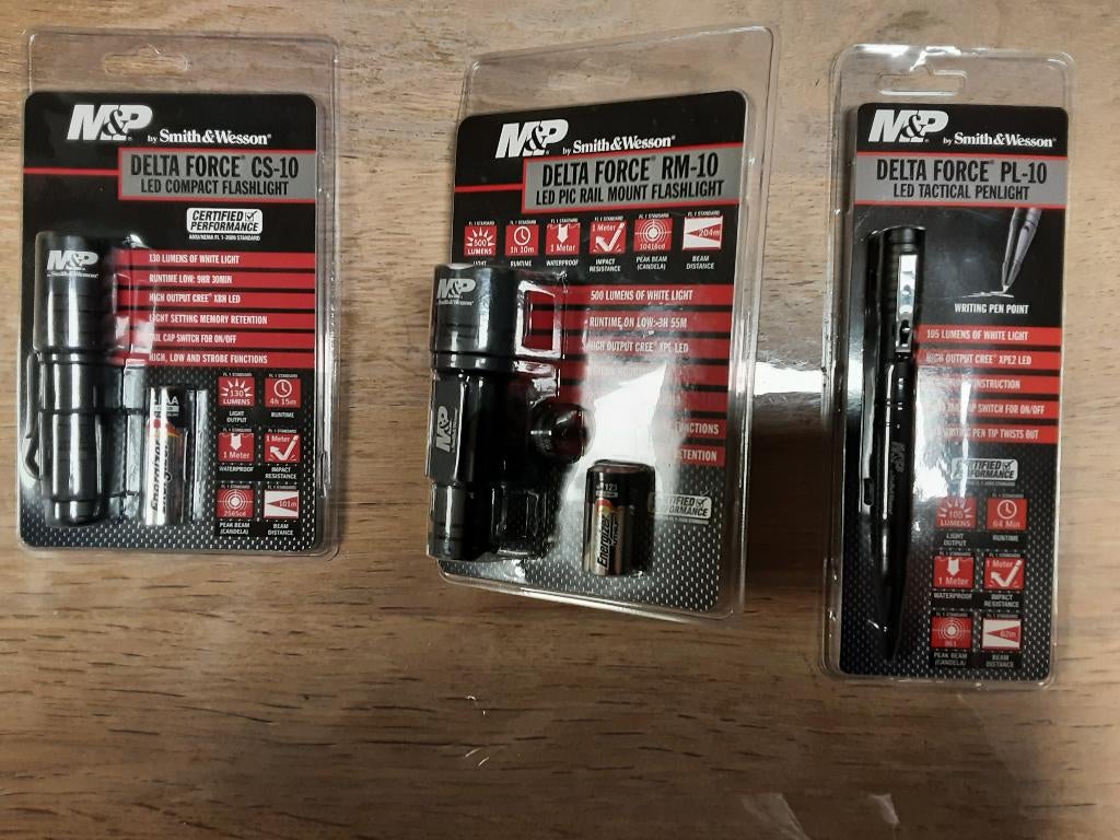 Lampe de poche 3 pièces S&W, Caravans en Kamperen, Zaklampen, Ophalen of Verzenden, Nieuw, Batterij