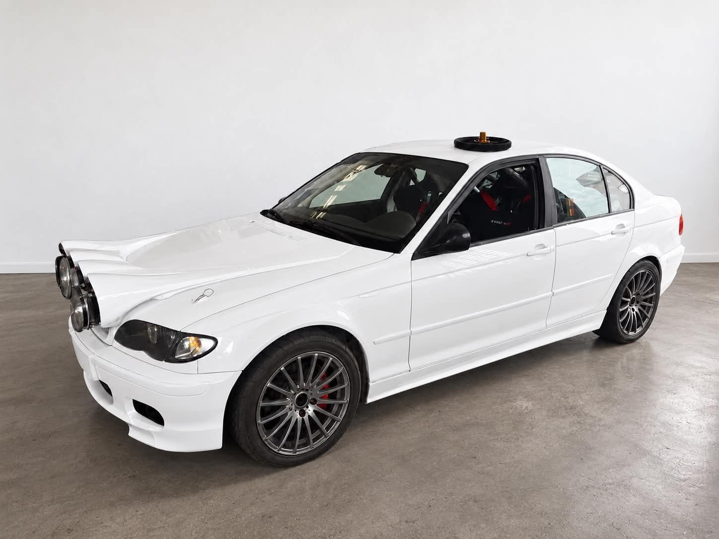 Caisse BMW E46 4 portes arceautee sans moteur- boite- pont, Enlèvement