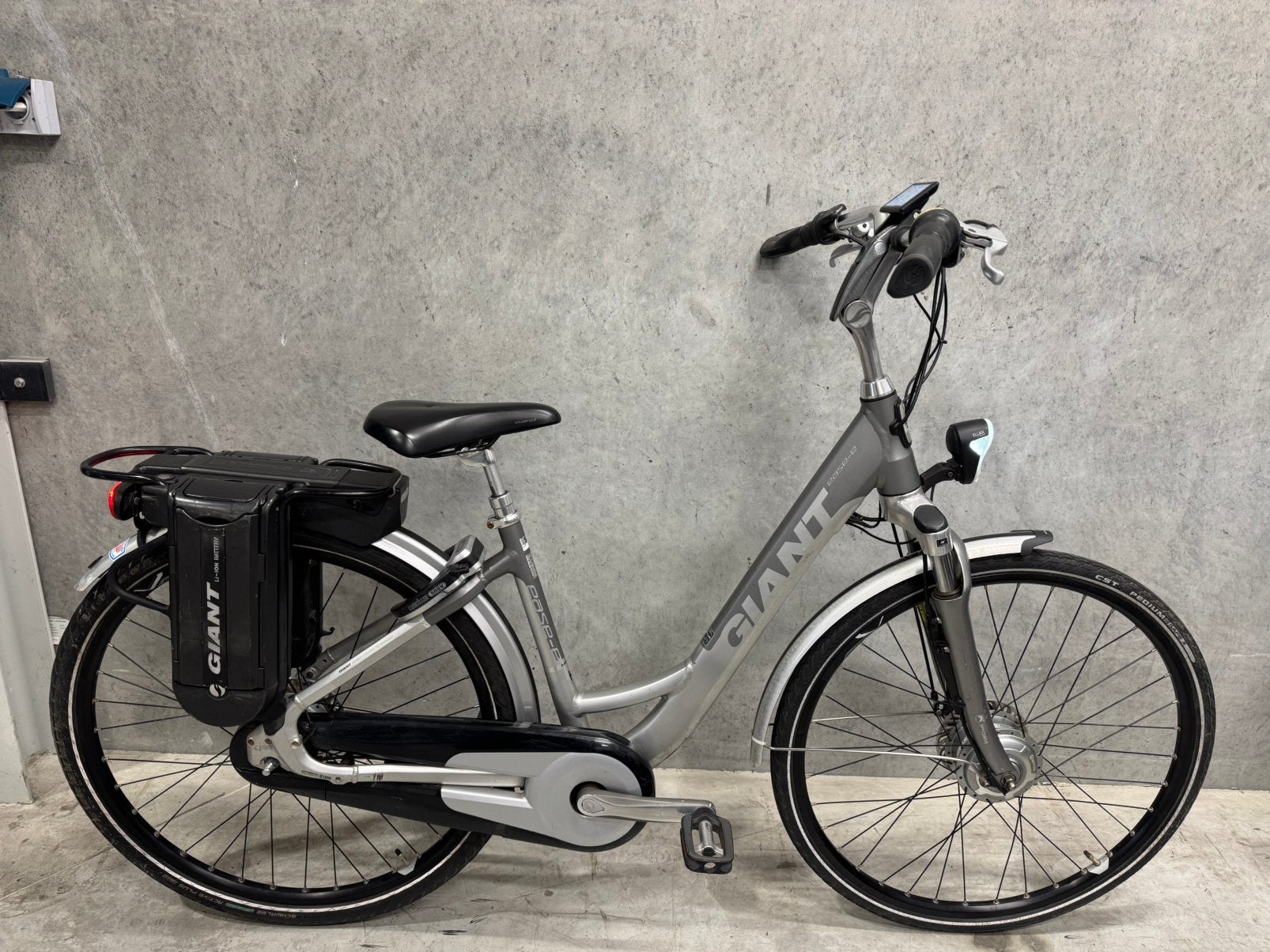 Giant Ease-e elektrische fiets met twee accu’s, Ophalen, Gebruikt, Versnellingen, Giant