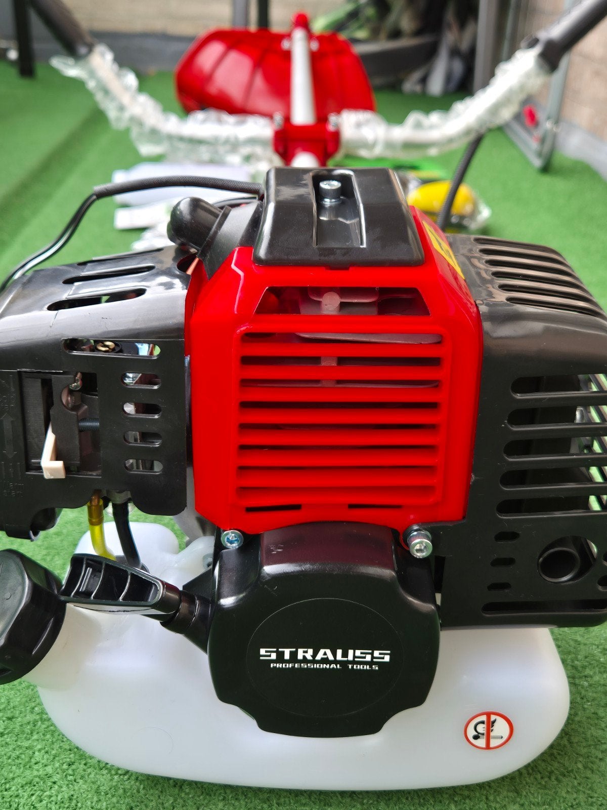 Nieuwe Trimmer Strauss 5,2hp., Tuin en Terras, Ophalen
