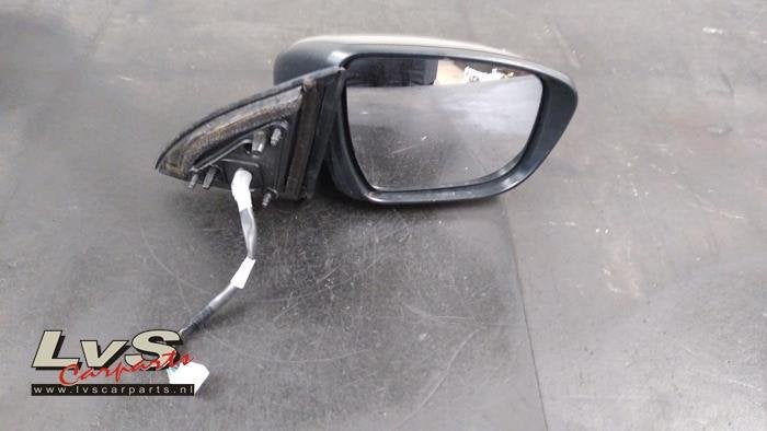 Buitenspiegel rechts van een Nissan Qashqai, Auto-onderdelen, Spiegels, Gebruikt, -, -, Ophalen of Verzenden