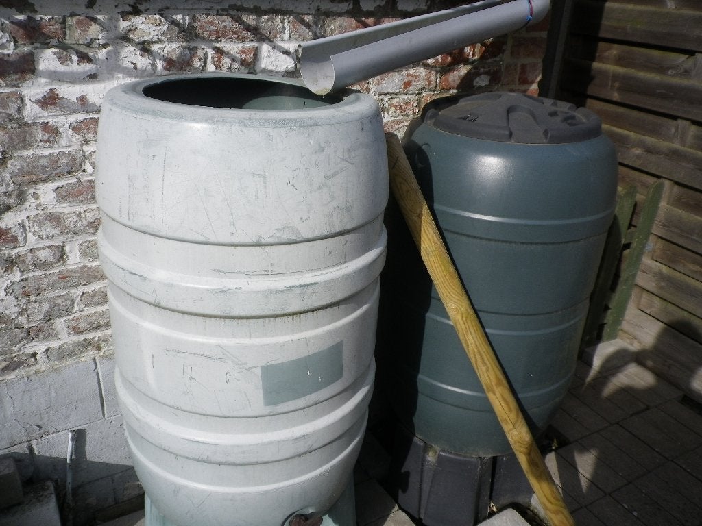 2 Barils d' eau 270 Litres, 150 litres ou plus, Enlèvement, Utilisé, Avec robinet