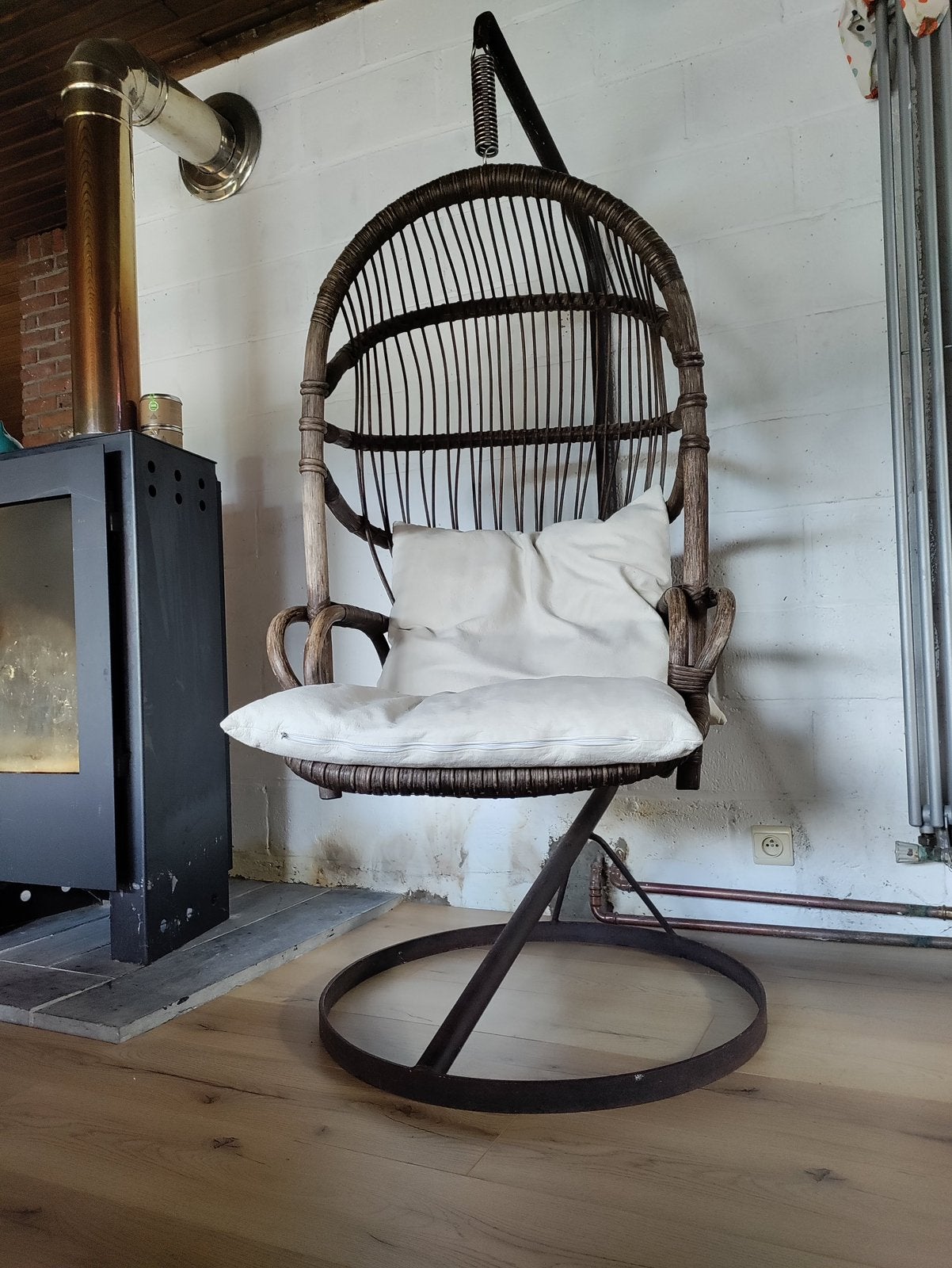 Echte rotan hangstoel met staander en veer, Tuin en Terras, Tuinstoelen, Ophalen, Gebruikt, Rotan