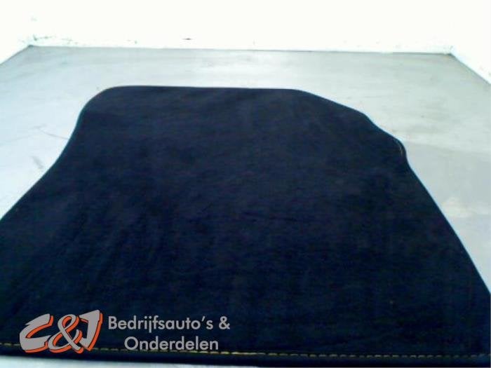 Vloerbedekking van een Opel Combo, Auto-onderdelen, Interieur en Bekleding, Gebruikt, -, -, Opel