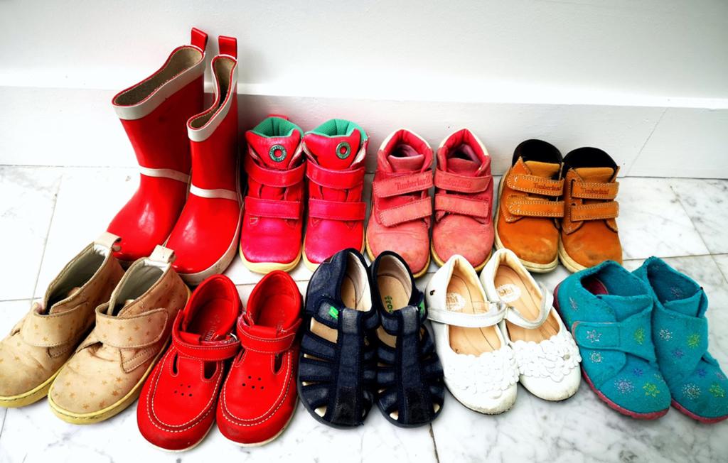 Set schoenen en slippers voor meisjes in 25 stuks, Kinderen en Baby's, Ophalen, Meisje