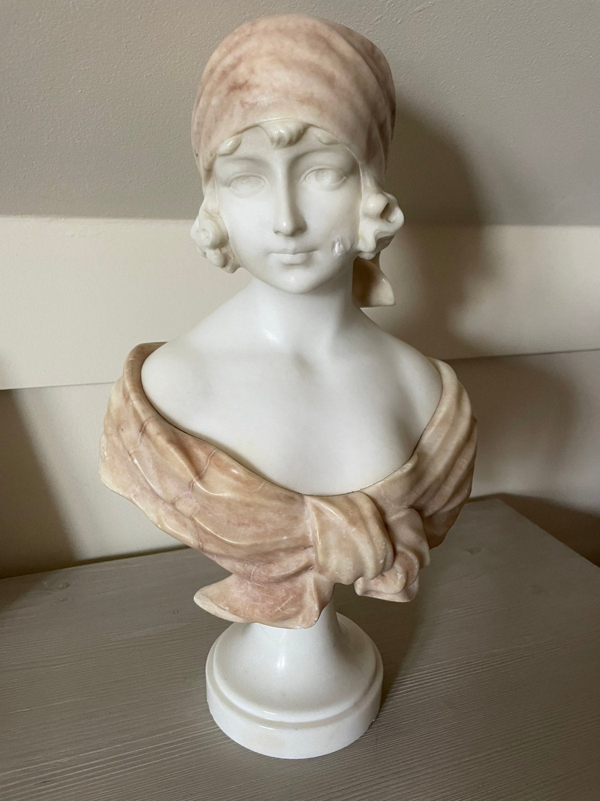 Mooi marmeren beeld - CARLI, Antiek en Kunst, Ophalen, Geglazuurd, Natuurlijk materiaal, Art nouveau