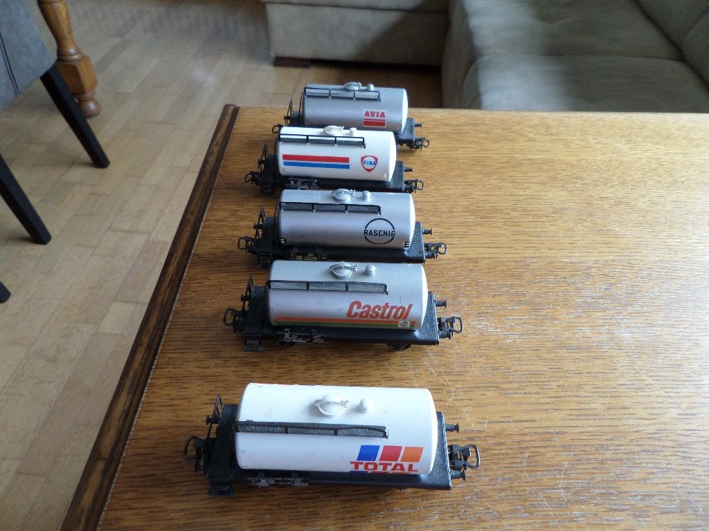 MARKLIN HO LOT 5 wagons citerne TOTAL FINA AVIA, Envoi, Comme neuf
