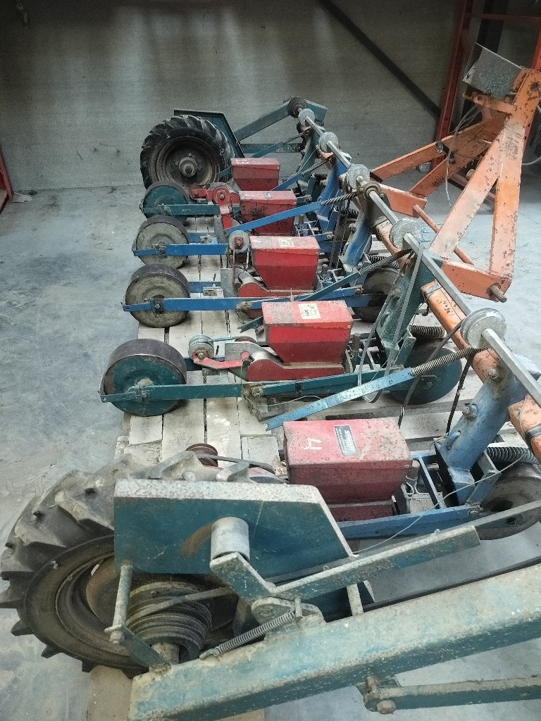 zaaimachine, Zakelijke goederen, Ophalen, Akkerbouw, Zaaien, Planten of Poten