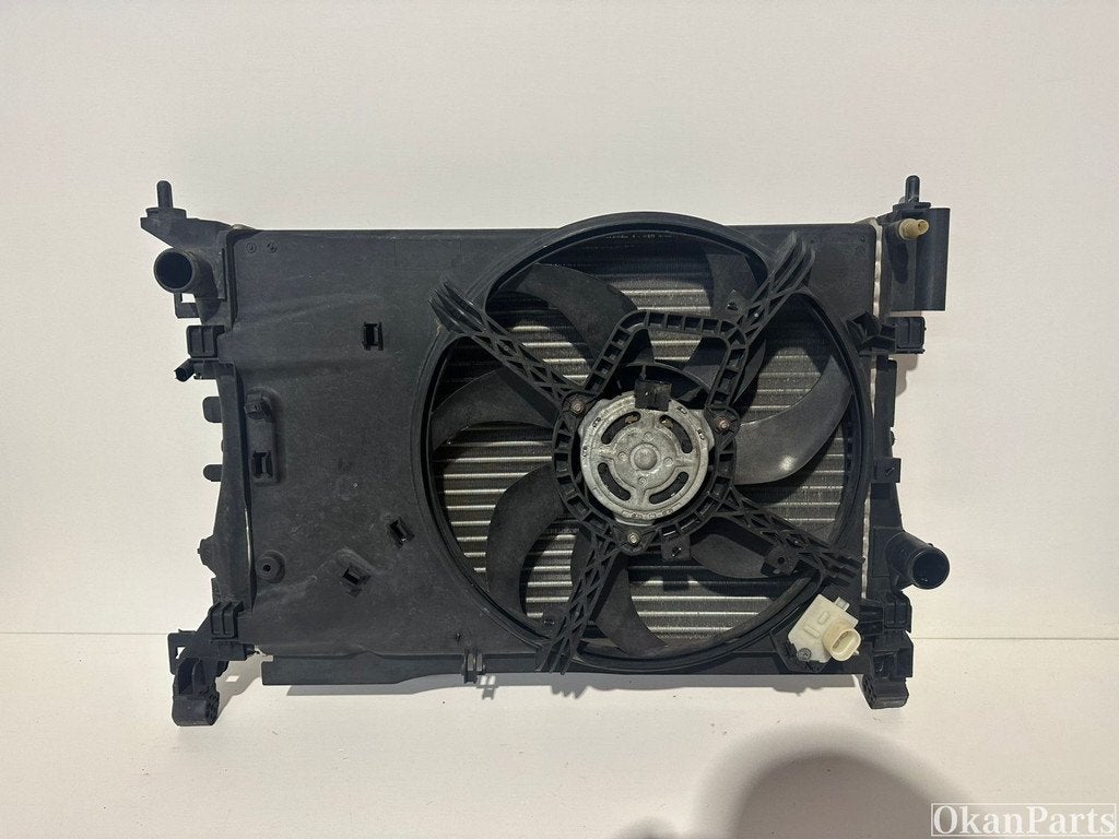 Opel Corsa D koelvin radiateur 13249564 13249566, Gebruikt, Opel