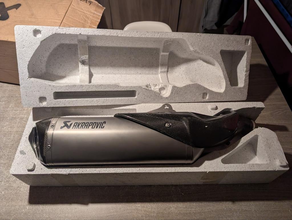 Akrapovic Duke 790/890, Motoren, Ophalen