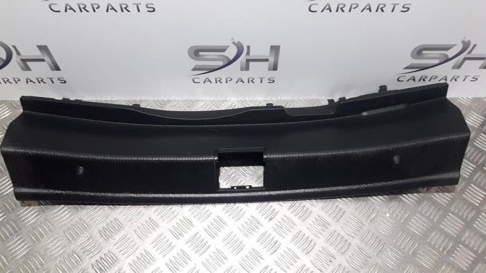 Revêtement coffre d'un Mercedes E-Klasse, 3 mois de garantie, Utilisé, -, -