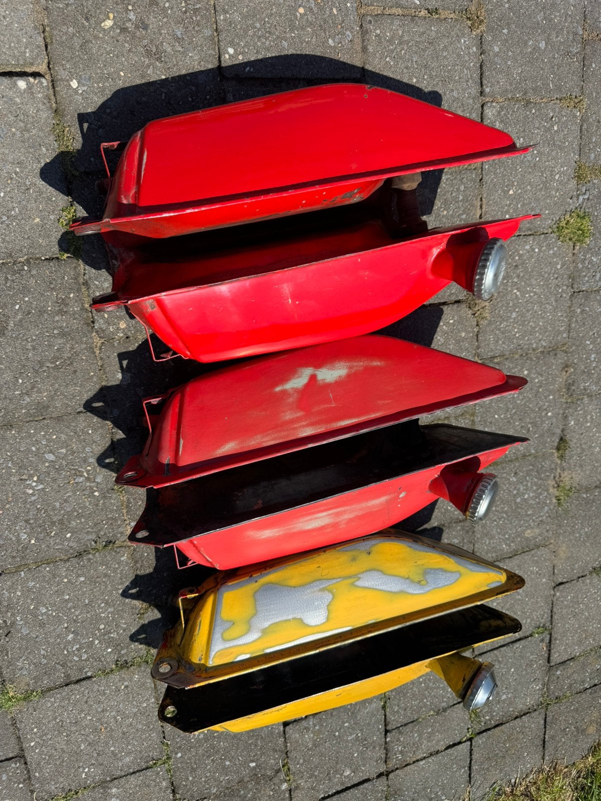 Benzinetank honda camino originele lak, Fietsen en Brommers, Brommeronderdelen | Algemeen, Ophalen of Verzenden, Gebruikt, Tank