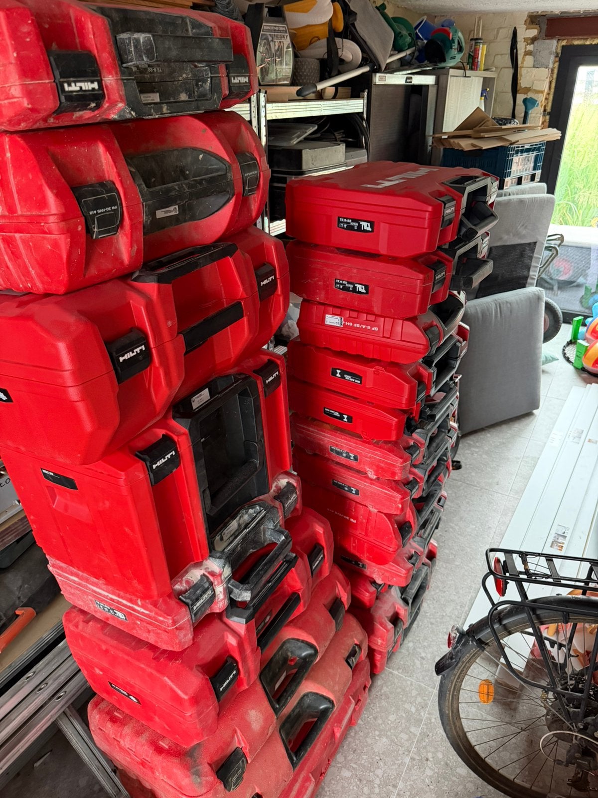 21 hilti koffers, Ophalen, Zo goed als nieuw