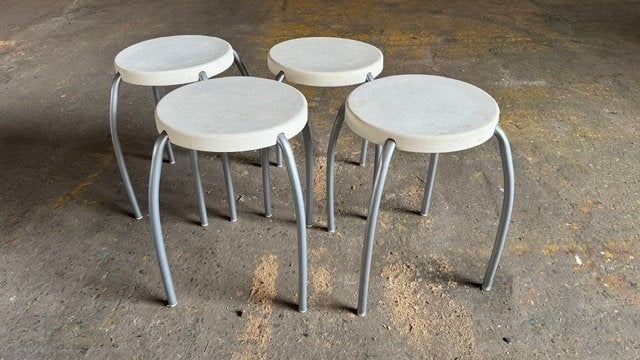 4 petits tabourets, Enlèvement, Utilisé
