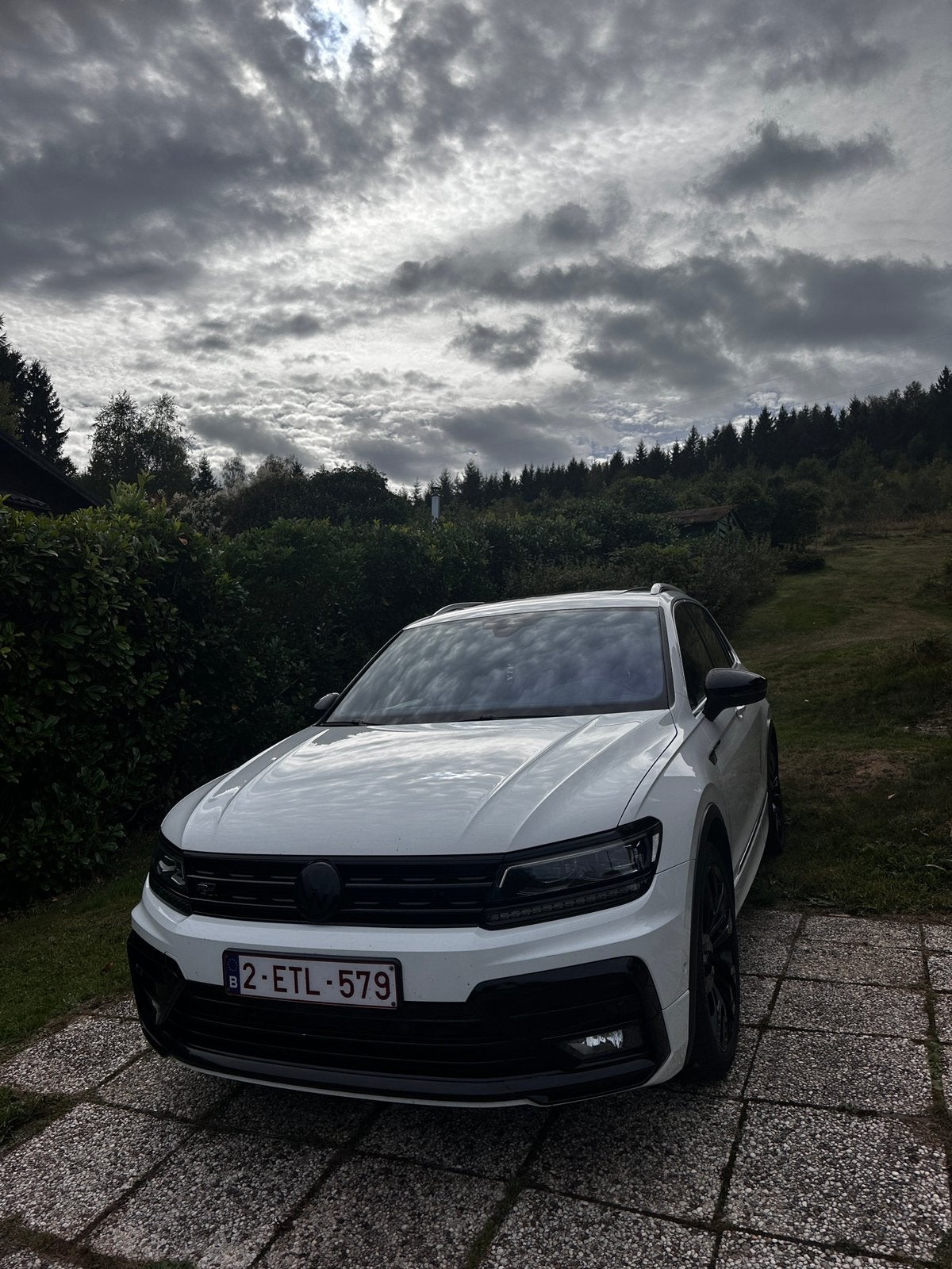 Volkswagen Tiguan 1.5 TSI DSG R-Line FULL OPTION – TOPSTAAT!, Dealer onderhouden, 173 g/km, 4 cilinders, Alcantara