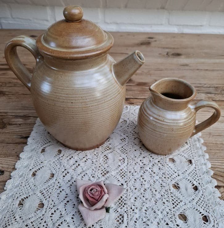 Vintage Franse gres koffiepot en melkkannetje, CNP village, Ophalen of Verzenden