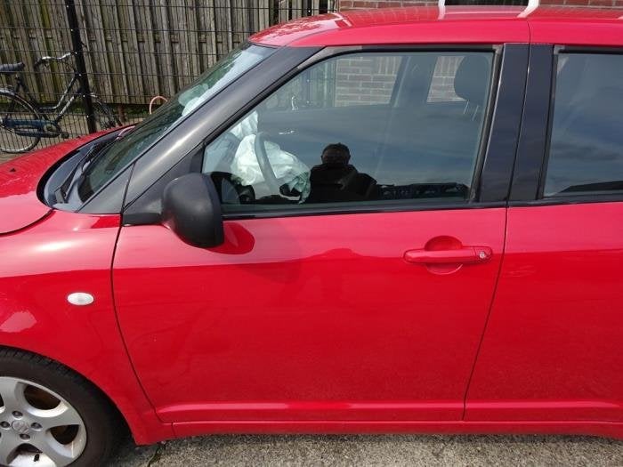 Portier 4Deurs links-voor van een Suzuki Swift (Z9T), Auto-onderdelen, Gebruikt, -, Deur, -