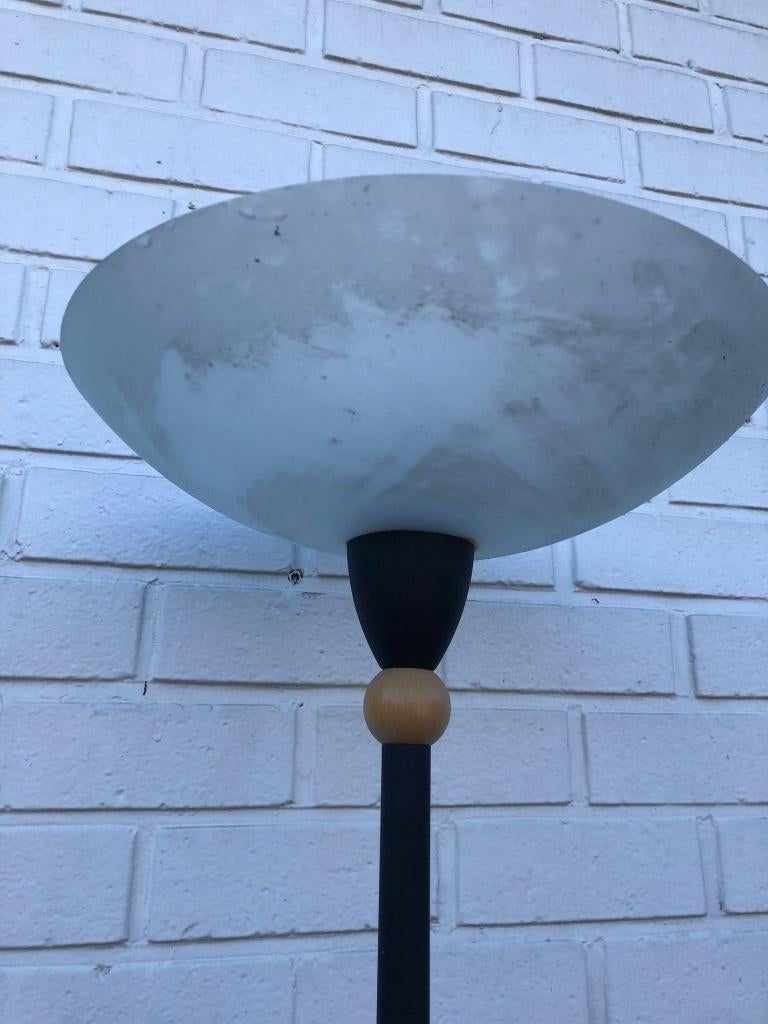 Gratis staande lamp af te halen in Waregem, Huis en Inrichting, Lampen | Vloerlampen, Ophalen, Gebruikt, Glas, Modern