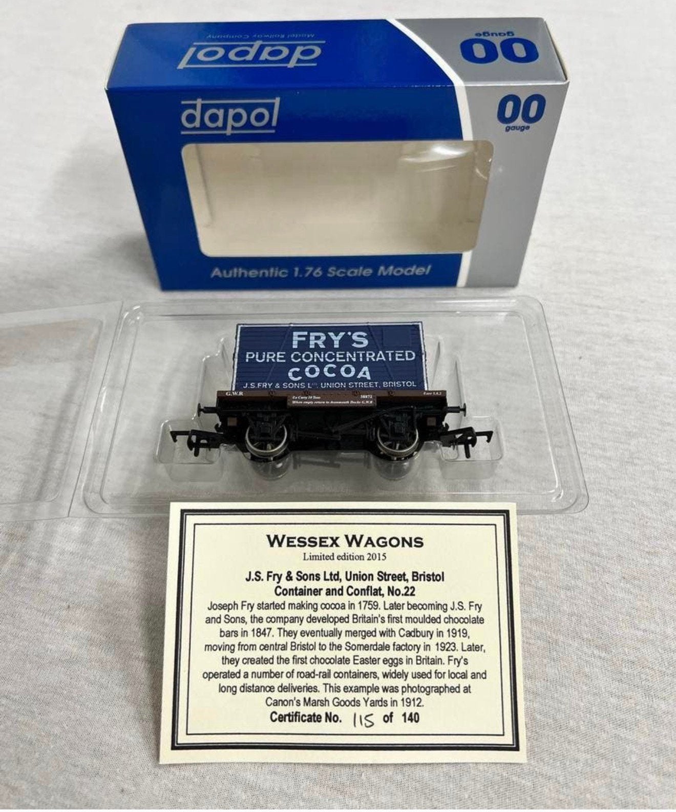 Calibre Dapol 00 échelle 1:76 Wagon rouge limité +certificat, Enlèvement ou Envoi, Neuf, Wagon