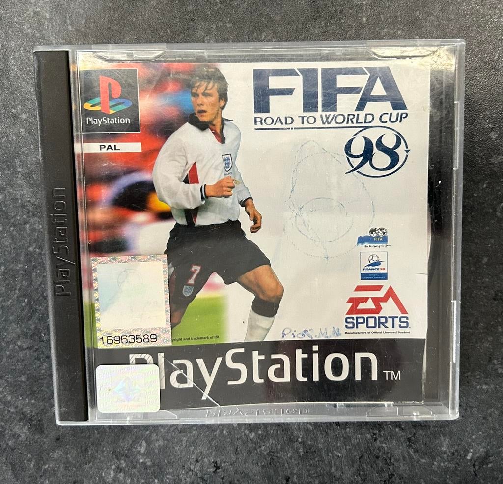 Fifa 98 PlayStation 1, Games en Spelcomputers, Games | Sony PlayStation 1, 3 spelers of meer, Ophalen, Gebruikt, Sport