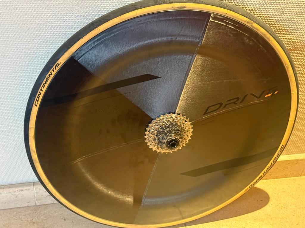 Te huur: disc wheel triathlon Elite drive TT, Fietsen en Brommers, Fietsonderdelen, Ophalen, Zo goed als nieuw, Wiel