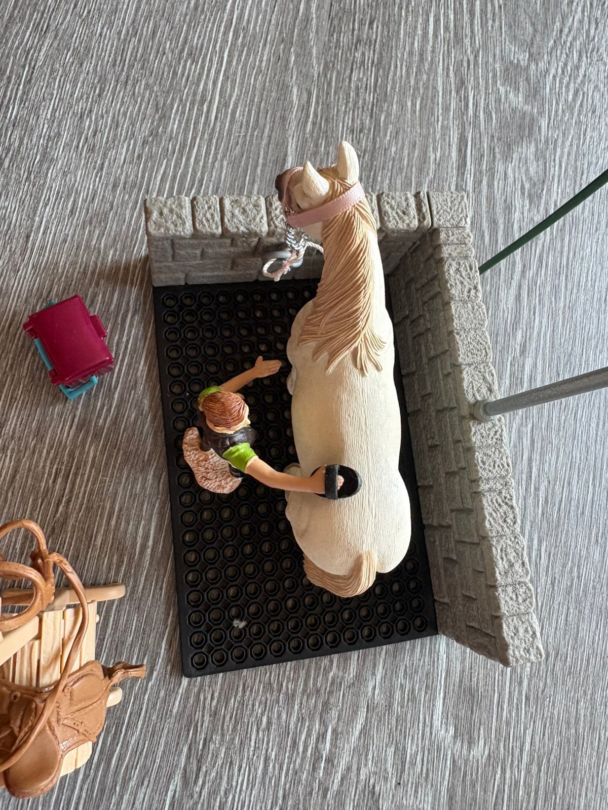Schleich paardenpoetsplaats, Ophalen, Zo goed als nieuw, Paard