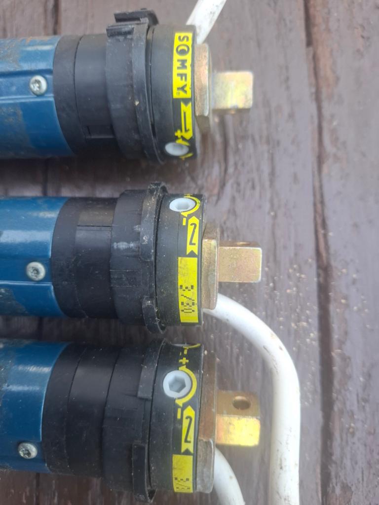 Rolluikmotor lot van 3 samen 30€ koopje, Doe-het-zelf en Bouw, Motoren, Ophalen