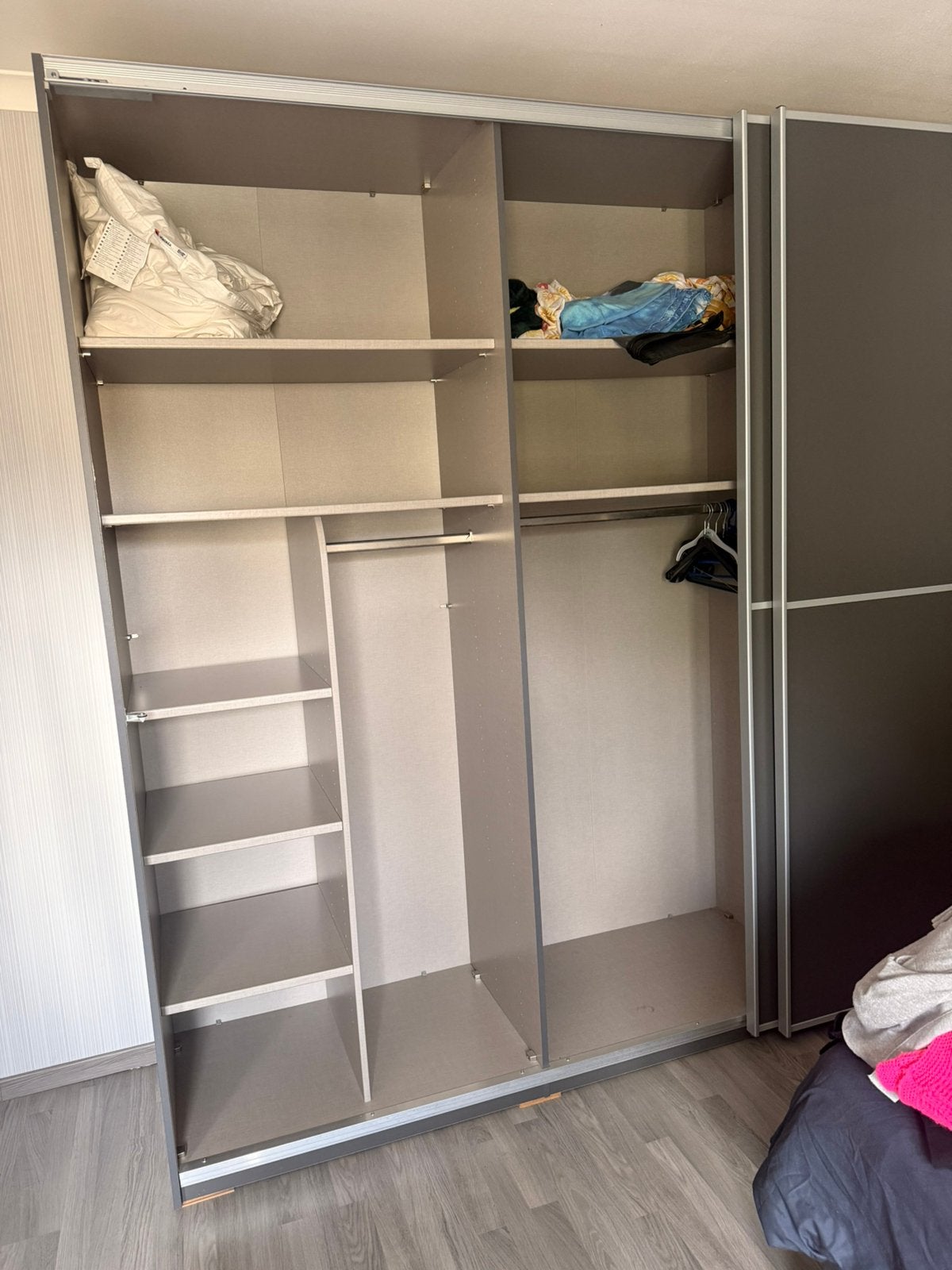 Kleerkast zo goed als nieuw, Huis en Inrichting, Kasten | Kleerkasten, Ophalen, Zo goed als nieuw