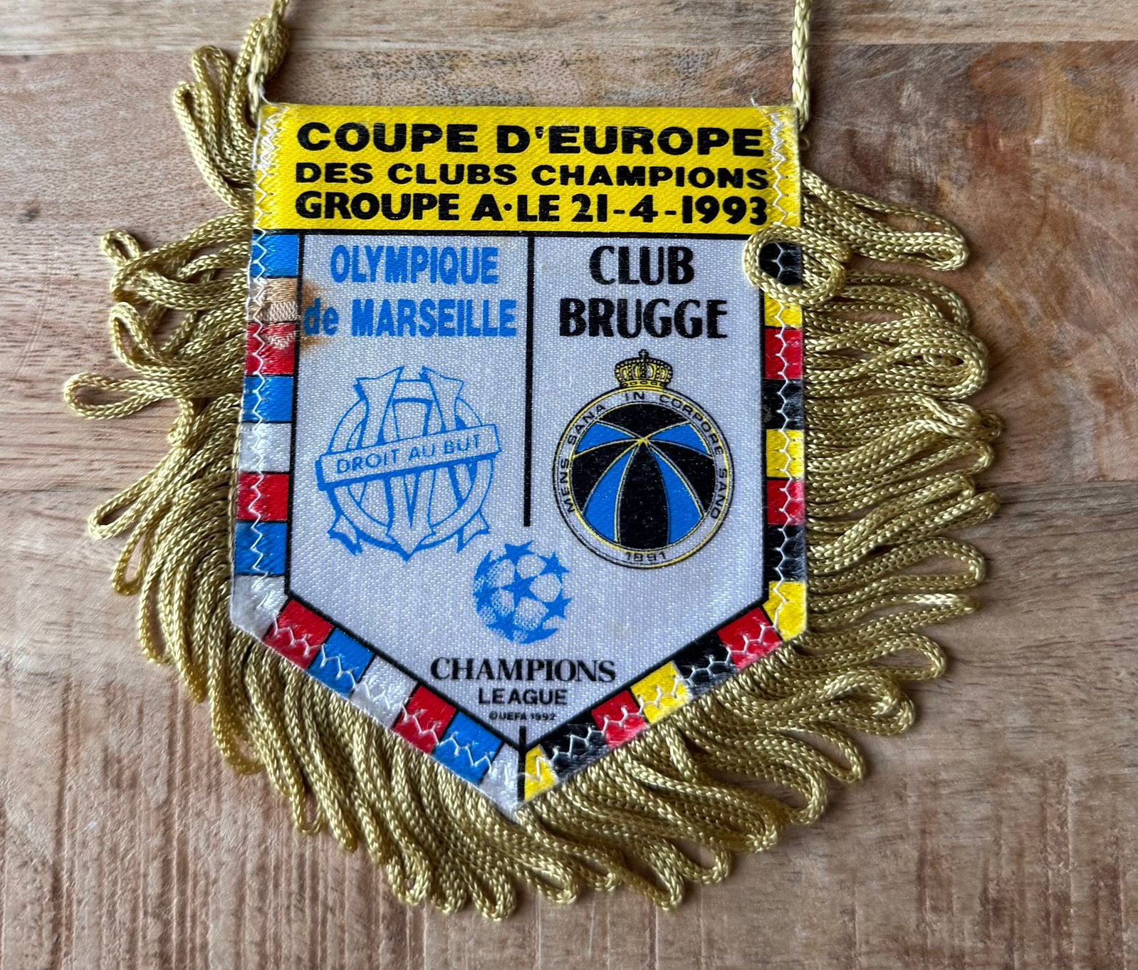 Wimpel Club Bruges - Marseille 1993, Divers, Drapeaux & Banderoles, Enlèvement ou Envoi, Comme neuf