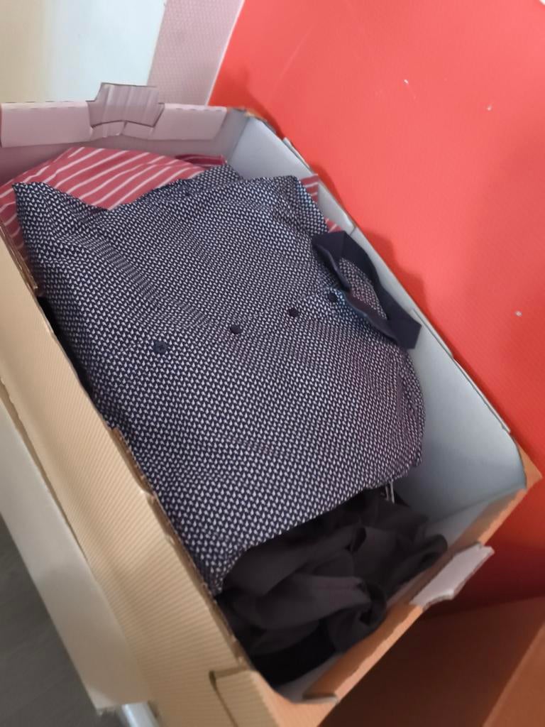 Mannen kleren een doos vol, Ophalen
