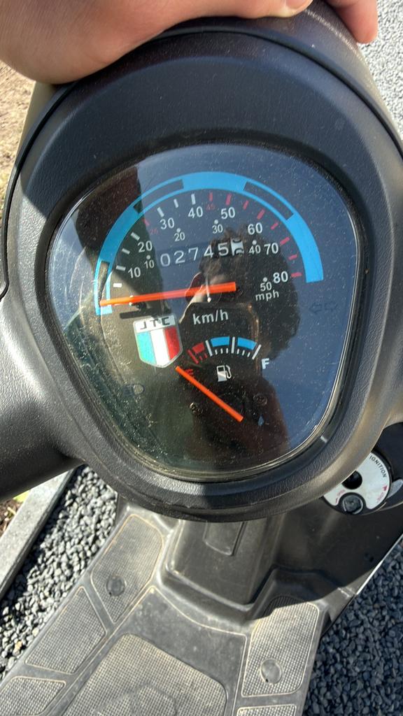 Scooter a klasse 25km, Fietsen en Brommers, Ophalen of Verzenden, Zo goed als nieuw