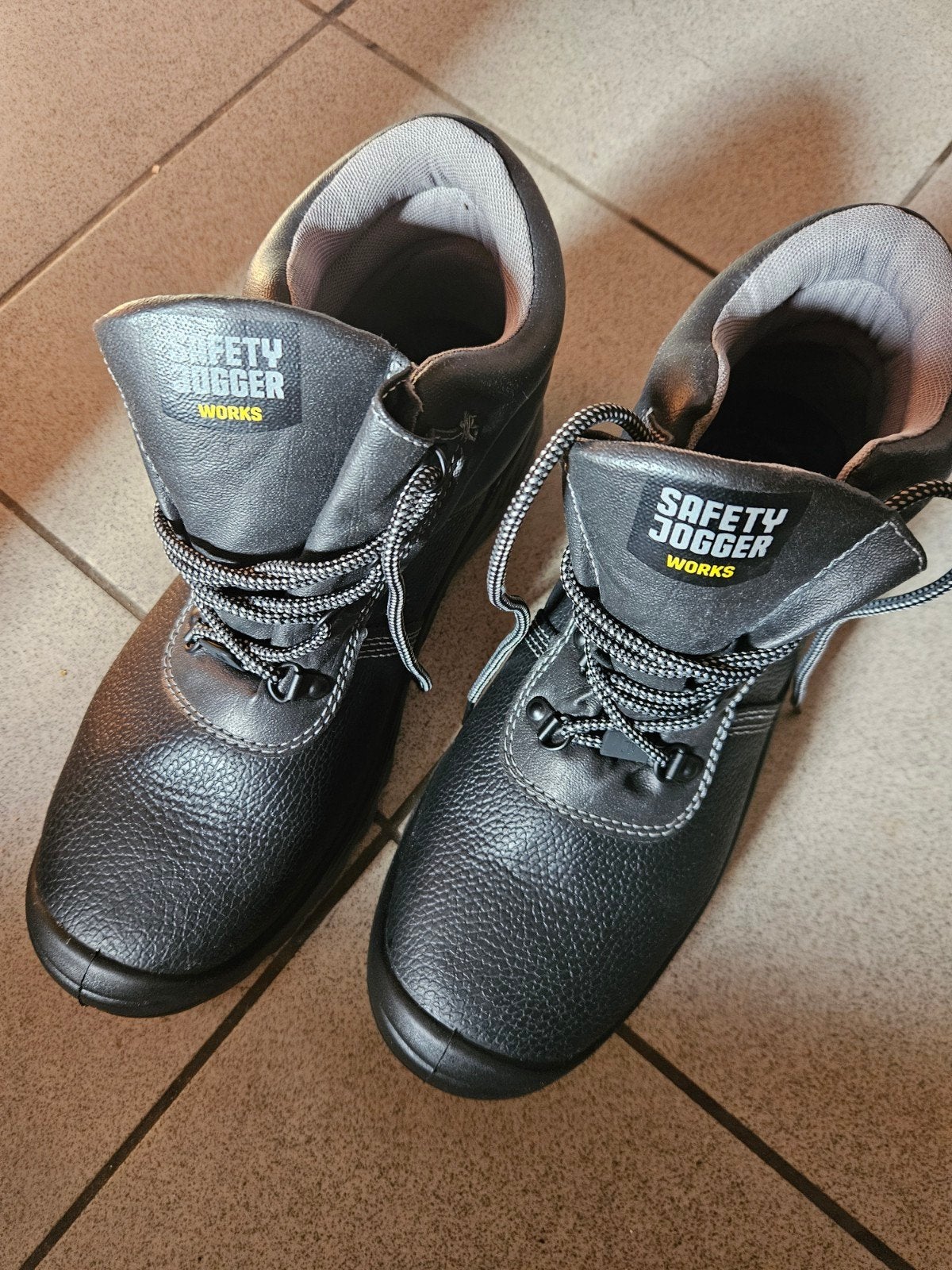 Chaussures de sécurité, pointures (voir photos), Enlèvement, Neuf